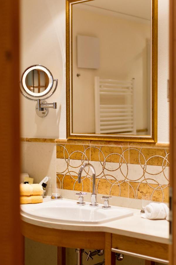 Solaria 4*
